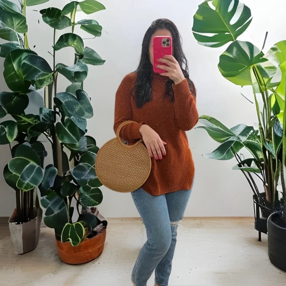 Round Woven Satchel - Picture 10 of 10